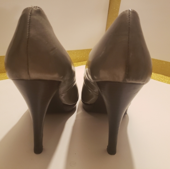 3/$15 Alfani Silver Stormy Gray Platform 7.5 Pump Heel - Picture 4 of 7